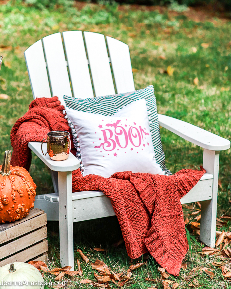 DIY Halloween pillows made with Cricut